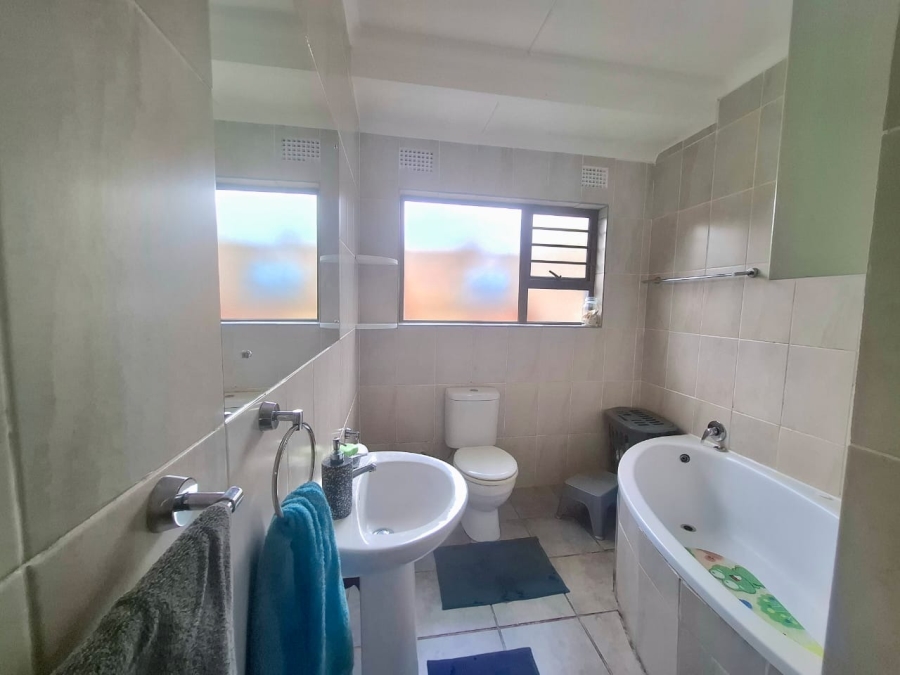 4 Bedroom Property for Sale in Dorchester Heights Eastern Cape